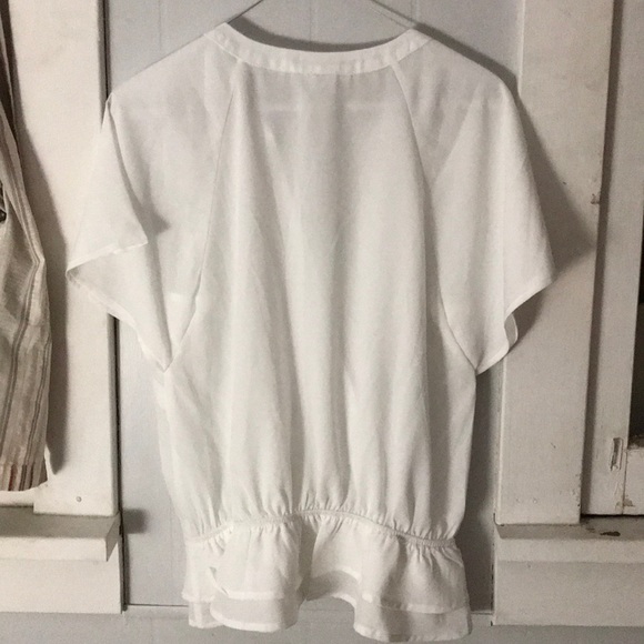 White ruffle blouse - Picture 2 of 2